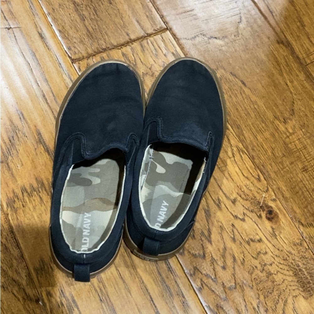 Van style Old Navy black slide on